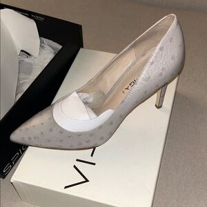 Via Spiga  Corola Light Gray Textured Heels Size 8